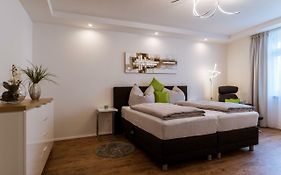 Mh Living - 11 - Modern Living Dream In Center